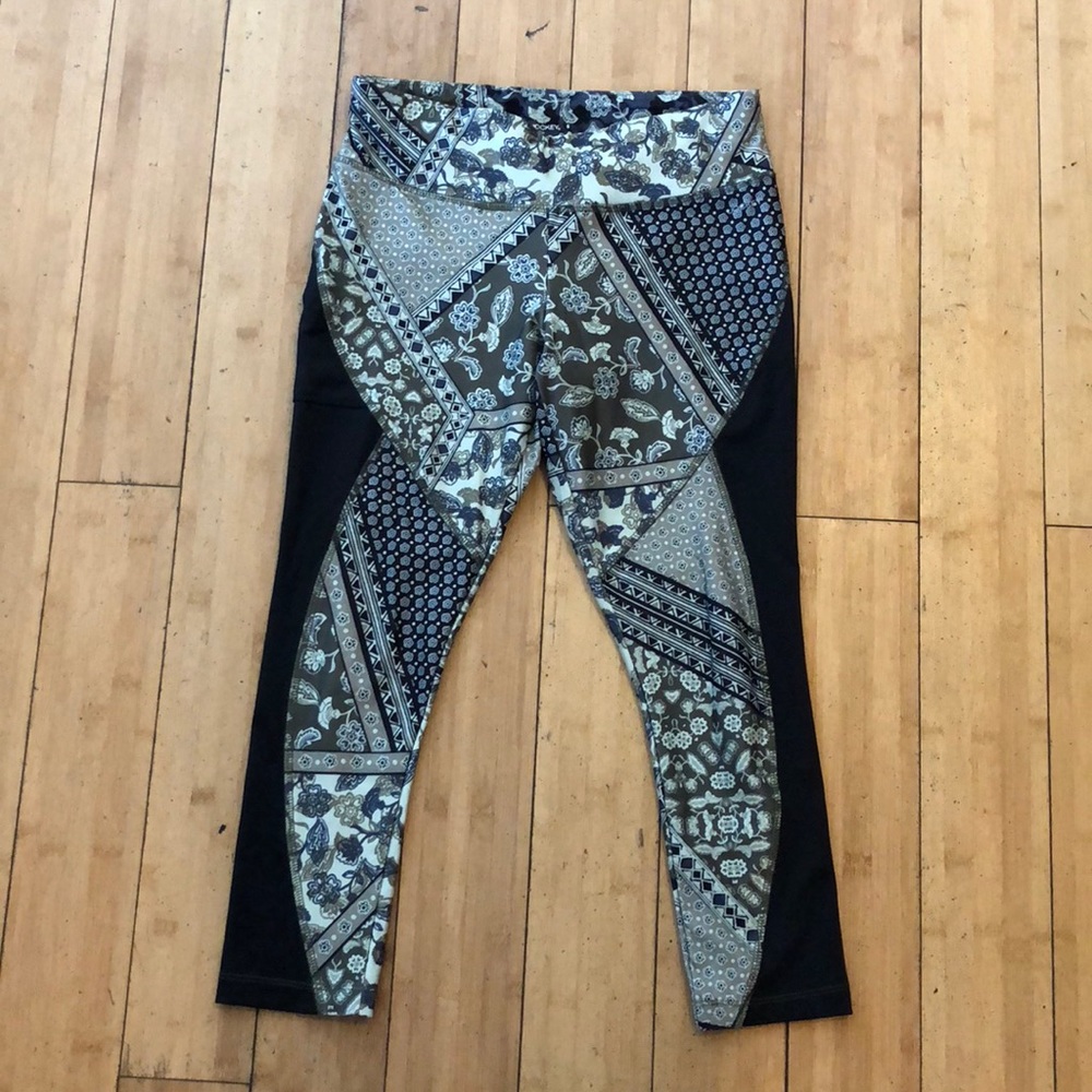 Patterned leggings
